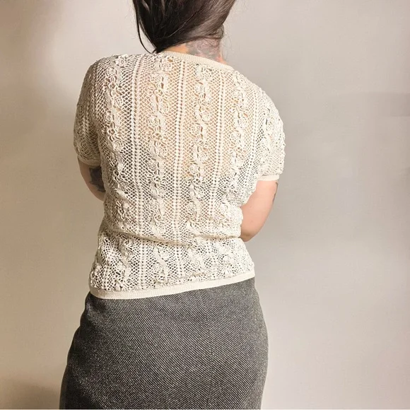 VINTAGE 60s Ivory Crochet Short Sleeve Cardigan Sweater XS - Picture 3 of 5
